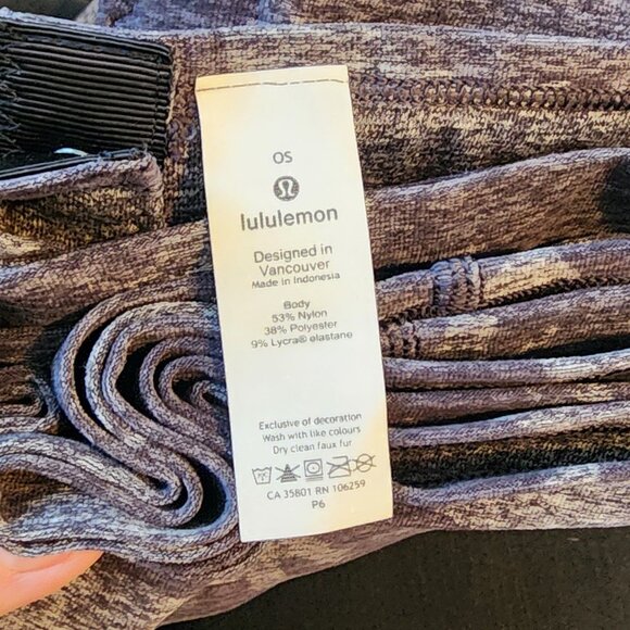 Lululemon Vinyasa Scarf, Black/Gray Camo - NEW W/OUT TAGS - Picture 5 of 5